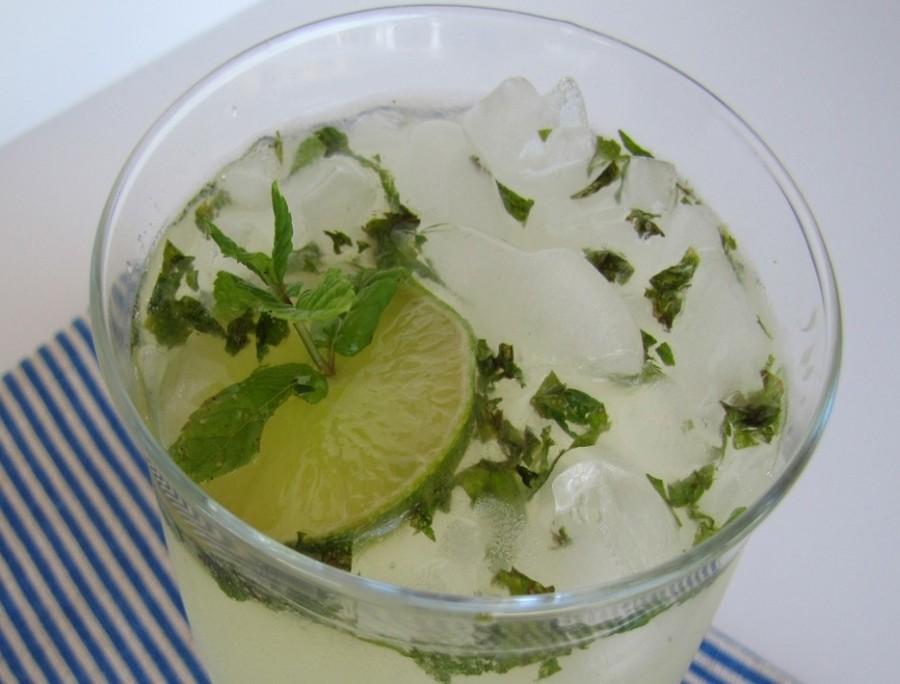 Summer+Drinks%3A+Lime-Mint+Spritzer