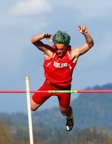 Ashland Track and Field Sweeps Eagle Point
